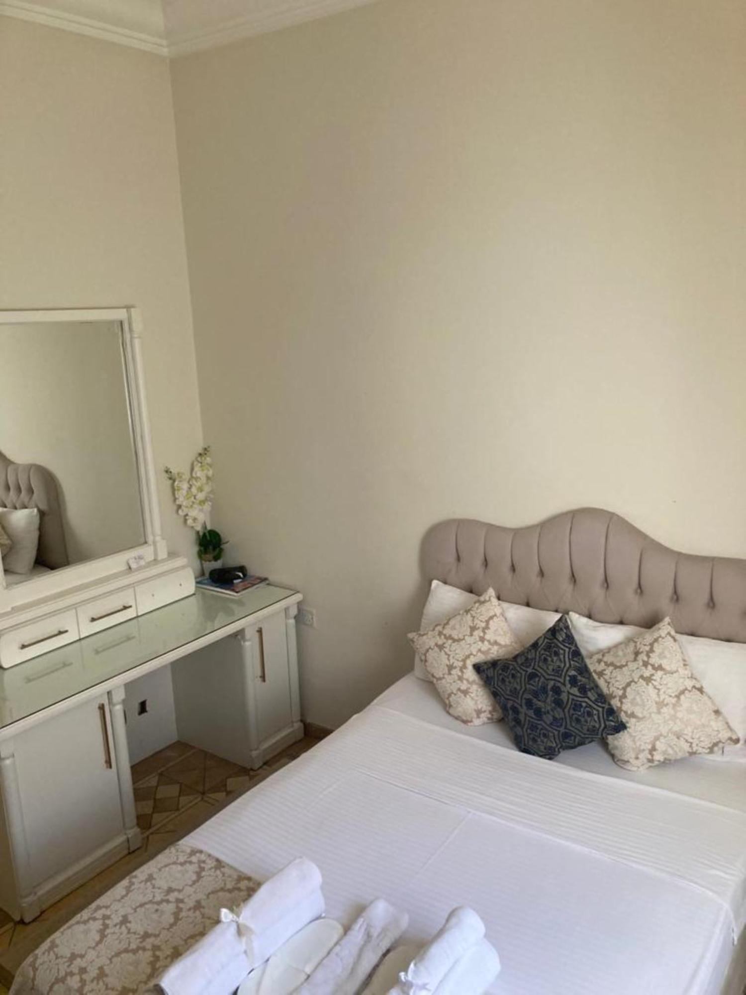 Lord'S Residence Boutique Hotel Kerýnia Eksteriør bilde