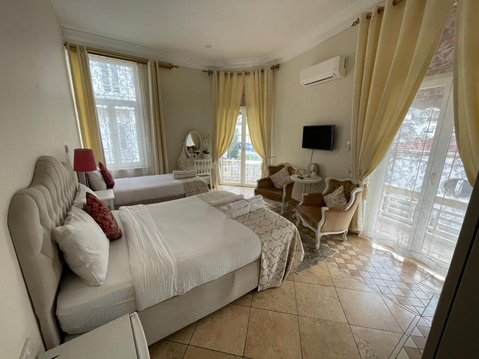 Lord'S Residence Boutique Hotel Kerýnia Eksteriør bilde