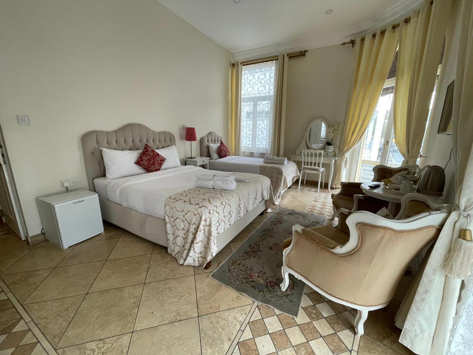 Lord'S Residence Boutique Hotel Kerýnia Eksteriør bilde