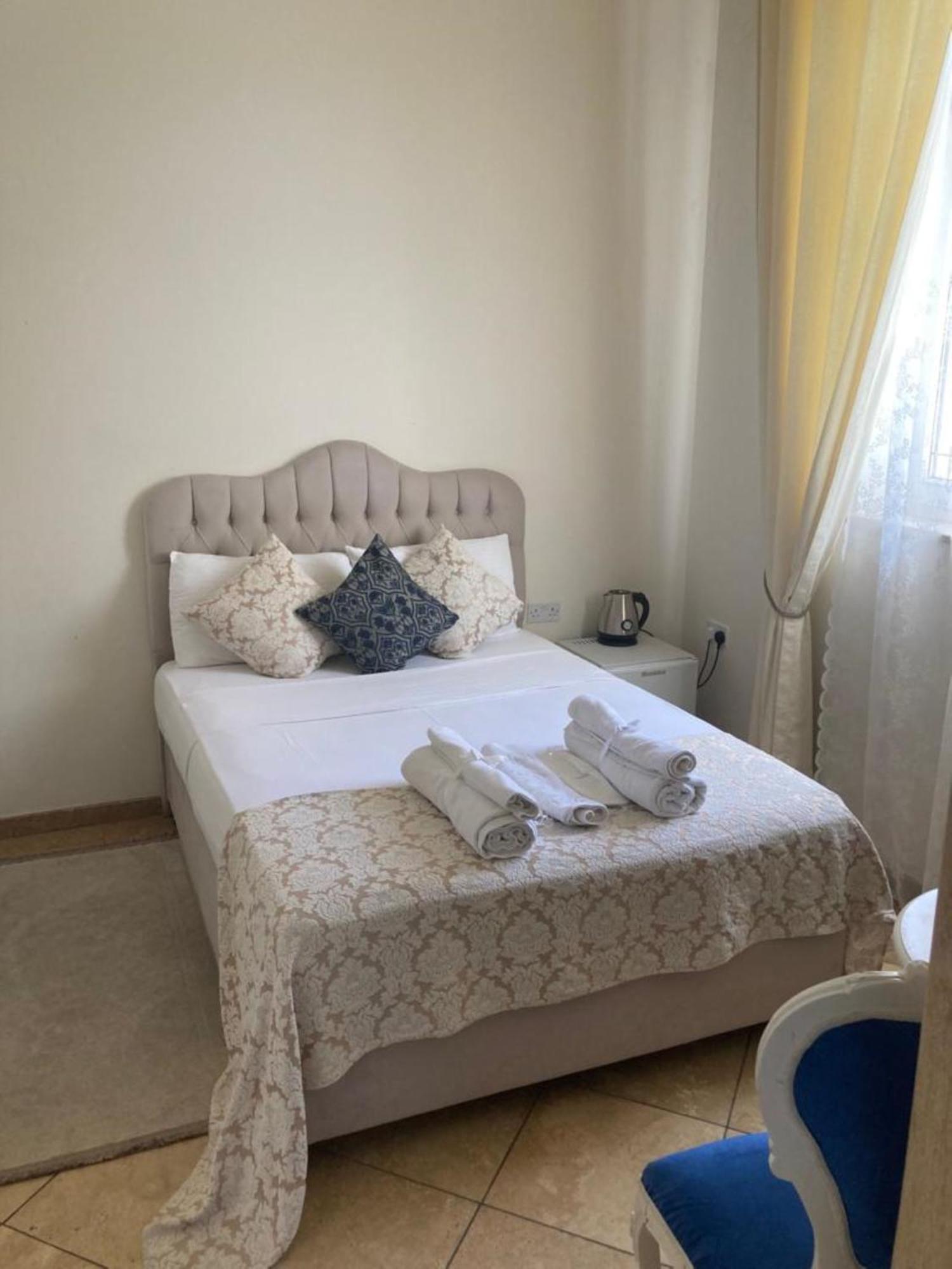 Lord'S Residence Boutique Hotel Kerýnia Eksteriør bilde
